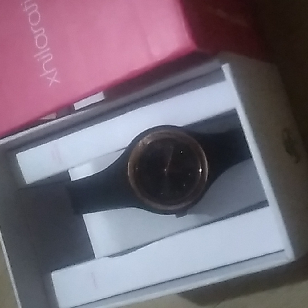 Xhilaration Lady Watch.... Adjustable Band - Picture 5 of 6